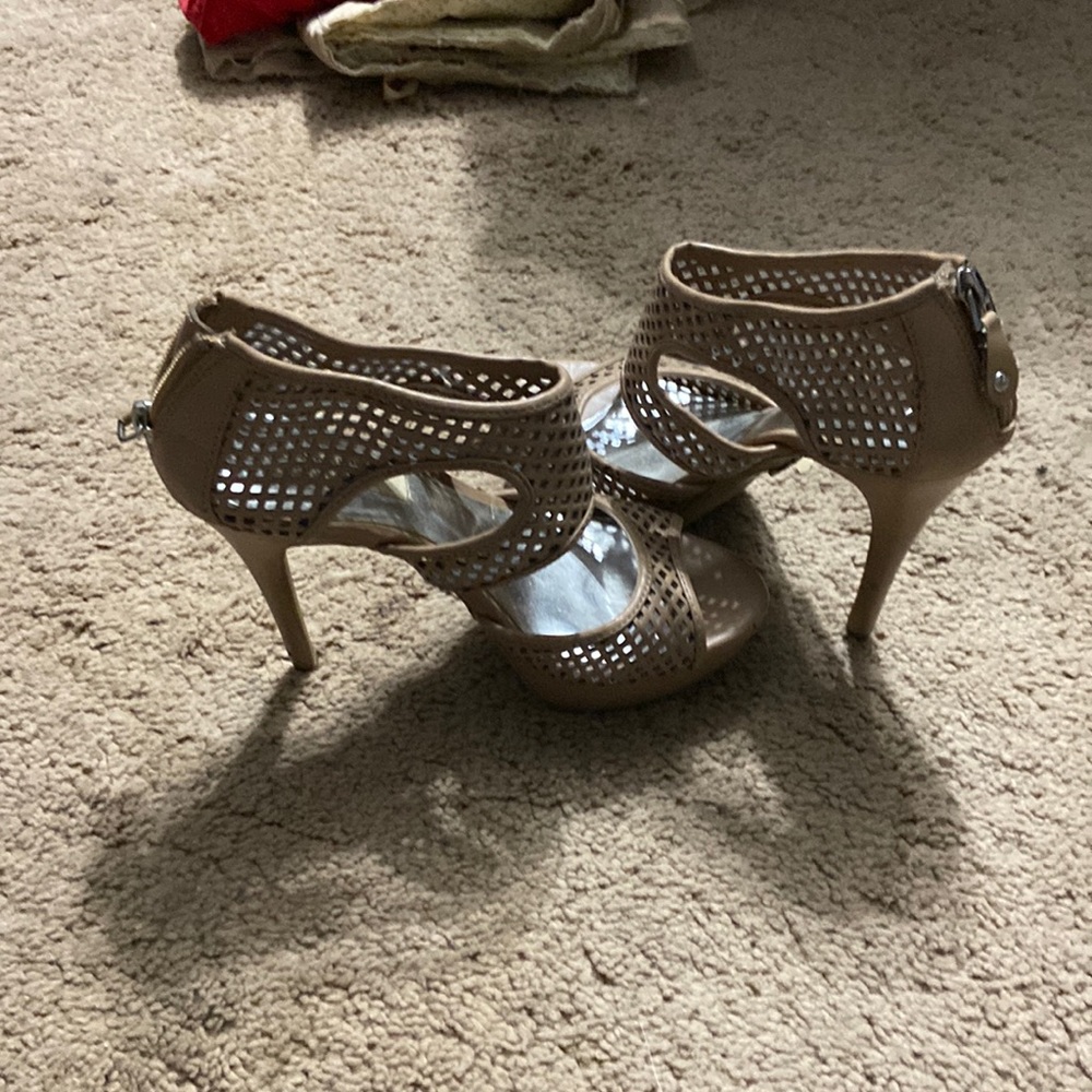 Vera Wang ran heels